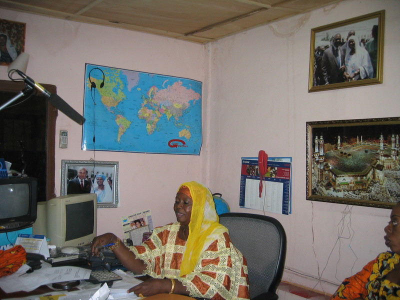 MADAME SANOGO DJENEBOU DITE HADJA MOUYE , Présidente du Groupement des Femmes Entrepreneurs et Commerçantes pour le Développement (G.F.C.E.D)