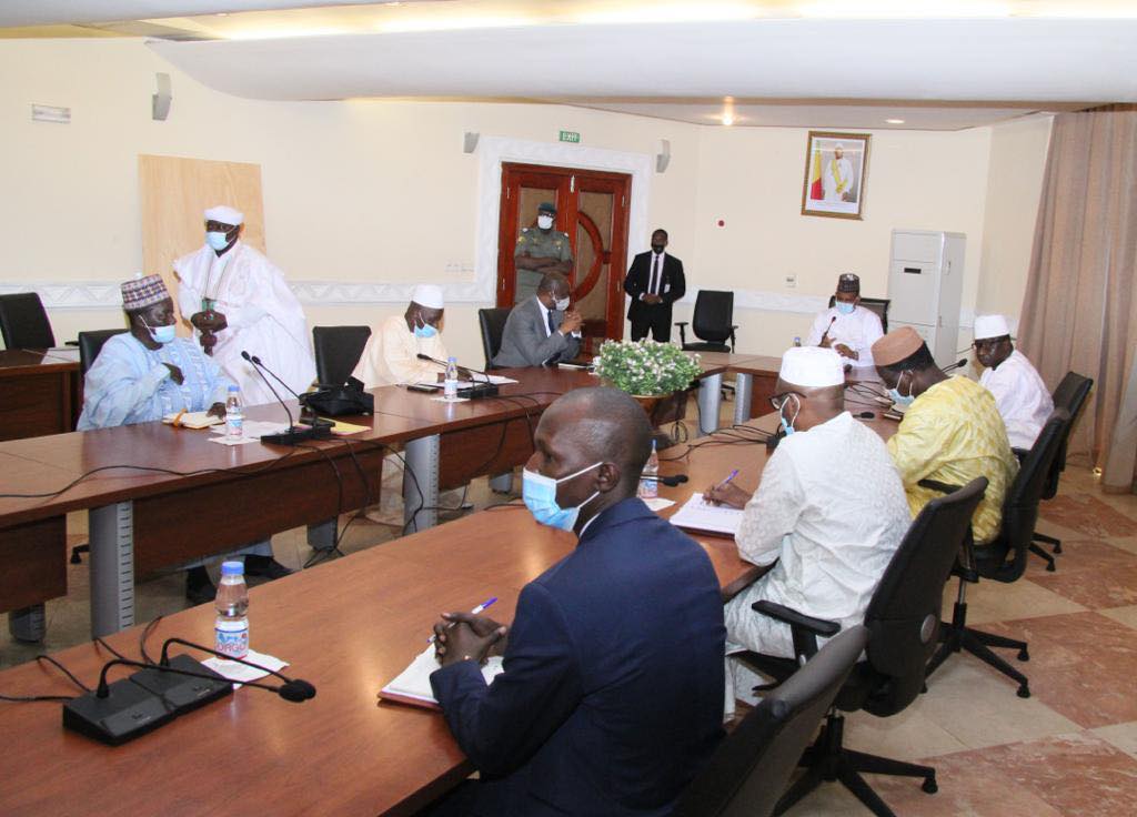 DÉCRISPATION POLITIQUE : Le Premier ministre, Dr Boubou Cissé reçoit les partis de la majorité présidentielle.