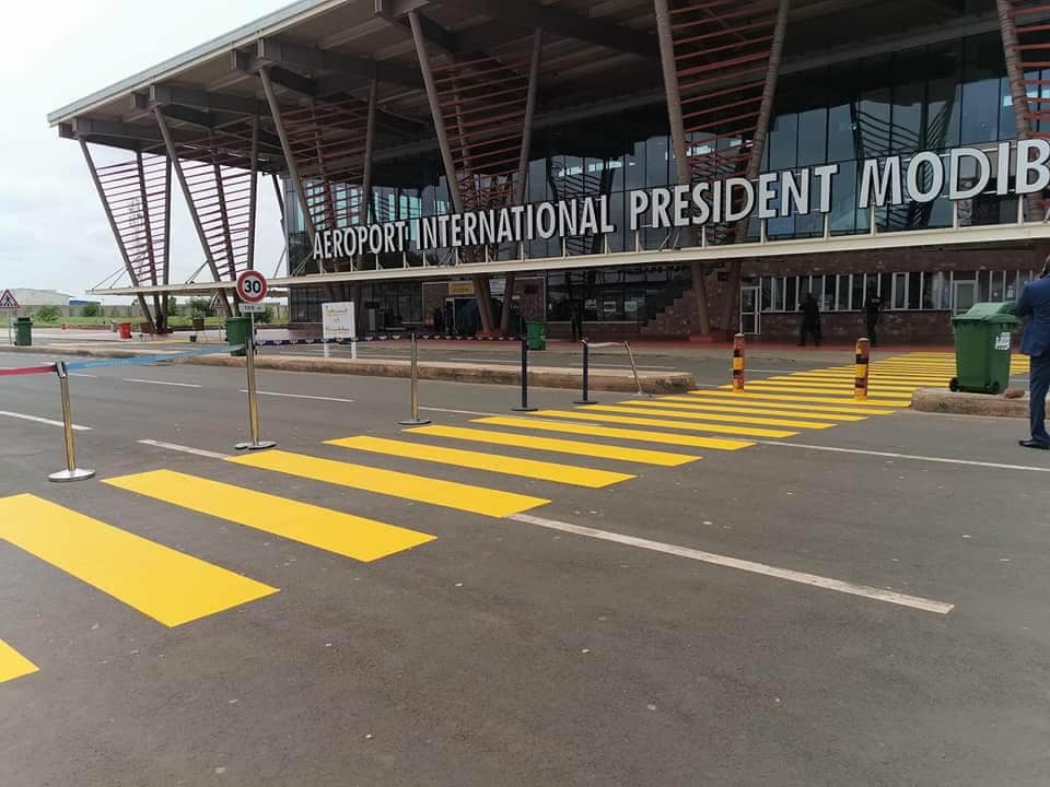 Reprise des vols commerciaux pour le Mali: Une forte délégation visite la plate-forme aéroportuaire de Bamako-Sénou.