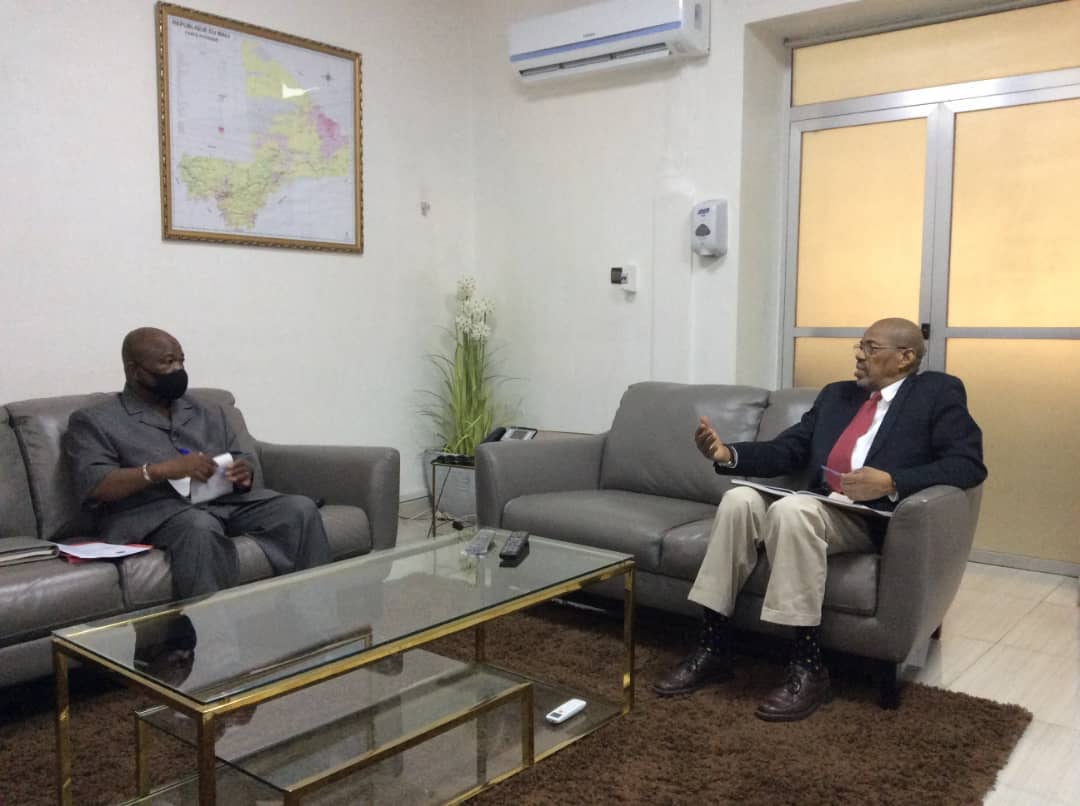 Communiqué de presse: Le Ministre de l'Administration Territoriale et de la Décentralisation a rencontré les Présidents et représentants des partis politiques suivants : APR, PARENA, RPM, ADEMA-PASJ, ARP, COFOP.