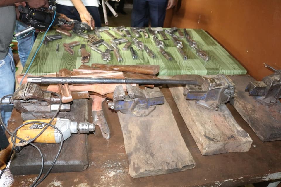 Commissariat de police du 15eme arrondissement : Un atelier de fabrication, de vente d’armes et de munitions démantelé à Baco-Djicoroni Fitiribougou.