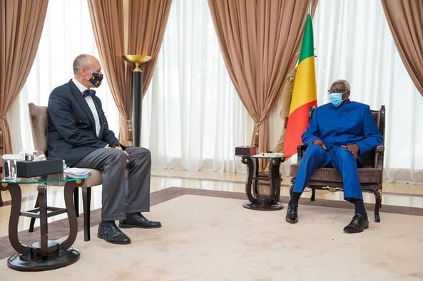Le Chef de l’Etat SEM Bah N’DAW a reçu en audience S.E Dr Dietrich Fritz Reinhold POHL, Ambassadeur de la République fédérale d’Allemagne au Mali.