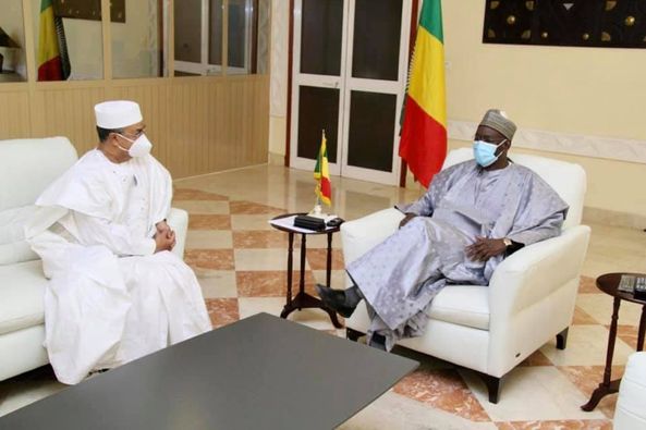 AUDIENCE : Le Premier ministre, Moctar Ouane, a reçu en audience le Représentant spécial et Chef de la Mission intégrée multidimensionnelle des Nations Unies pour la stabilisation au Mali (MINUSMA), M. Annadif Khatir Mahamat Saleh.