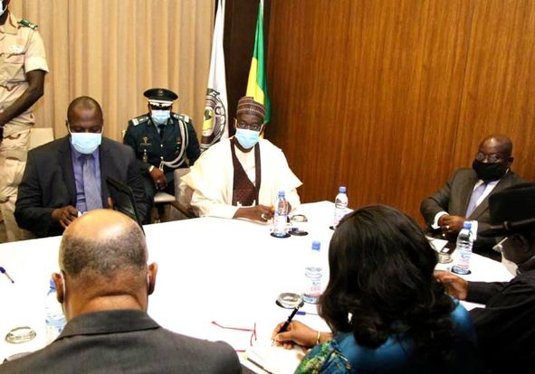 AUDIENCE à la Primature: Le Président de la République du Ghana et Président en exercice de la CEDEAO, SEM Nana Addo Dankwa AKUFO-ADDO a été reçu par le Premier ministre, M. Moctar OUANE