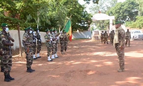 Opération Maliko- Théâtre Centre : Le CEM AT en visite dans le secteur 5