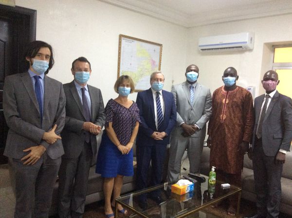 Le Ministre de l’Administration Territoriale et de la Décentralisation, le Docteur Abdoulaye MAIGA, a reçu en audience, le Mercredi 21 octobre 202O, l’Ambassadeur de France au Mali, son excellence Monsieur Joël MEYER.