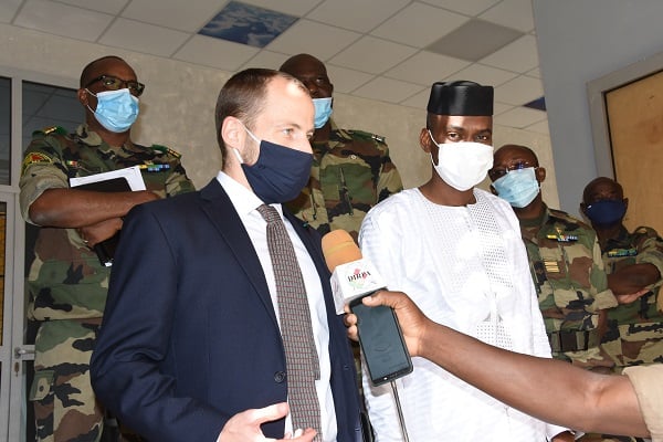 Le Royaume-Uni et le CICR dans les coulisses du MDAC.