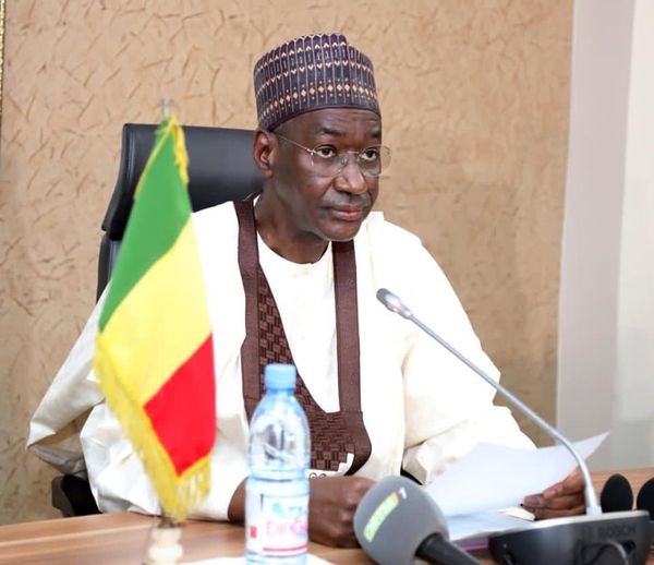 Violences en milieu scolaire et universitaire : Le Premier ministre a présidé une réunion de concertation sur la feuille de route pour la mise en œuvre des recomma ndations du Forum national sur la violence en milieu universitaire.