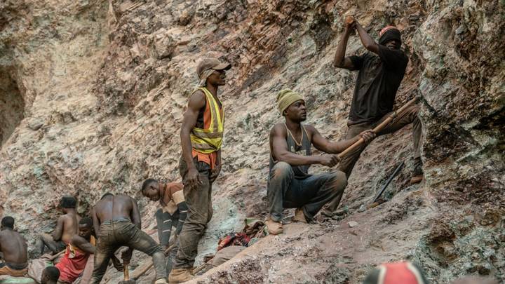 "Minerais de conflit": Kinshasa porte plainte contre Apple en France et en Belgique