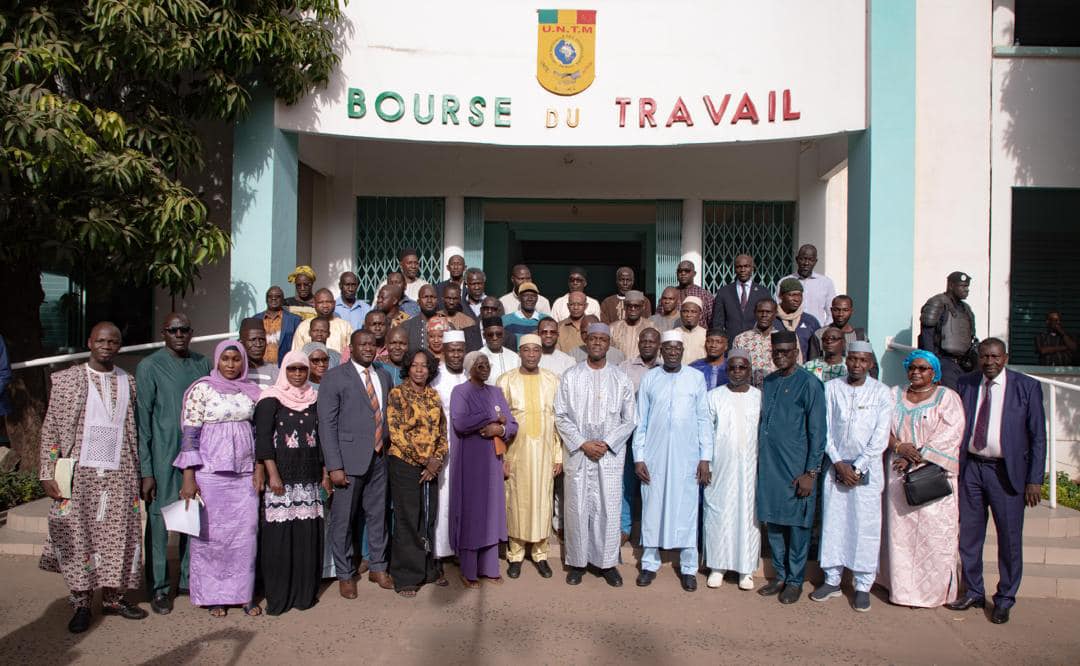 Une visite du premier ministre à l'UNTM: Renforcer le dialogue social pour la stabilité nationale 