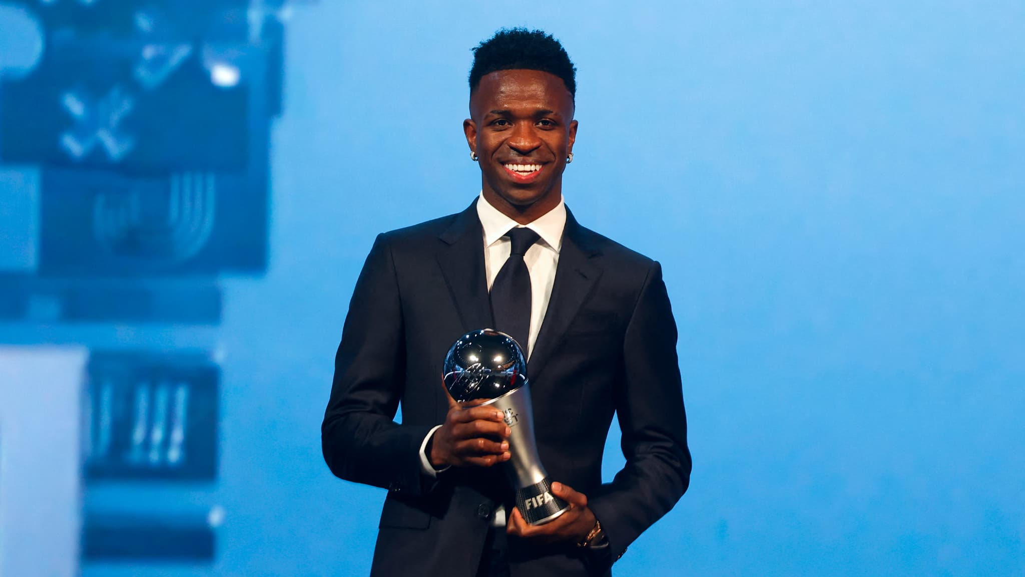 "Le meilleur joueur du monde est noir et brésilien": l'hommage de Ronaldo après le sacre de Vinicius aux trophées The Best