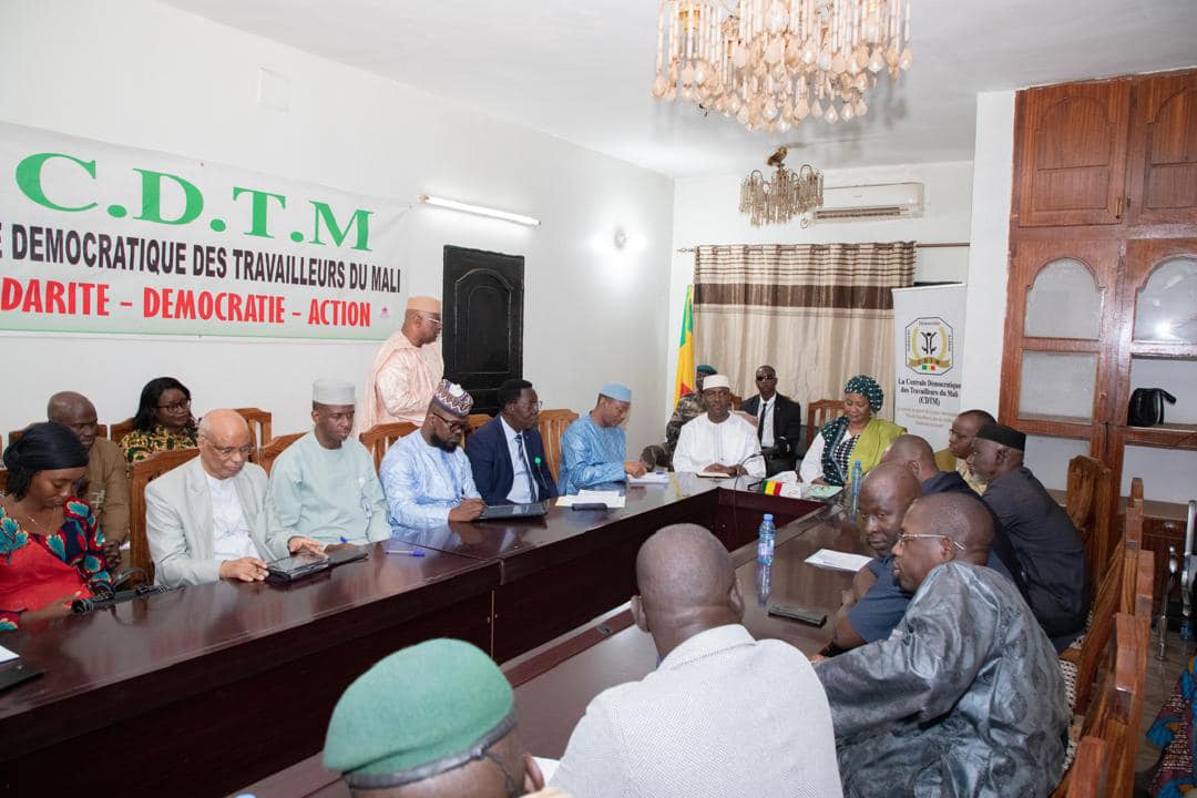 Le Premier Ministre en Visite à la Centrale Démocratique des Travailleurs du Mali