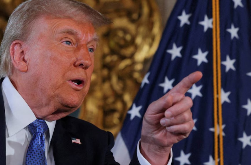 Trump menace d’imposer des taxes si l’UE n’achète pas plus de pétrole et de gaz américains: “Les pays doivent combler leur énorme déficit commercial”