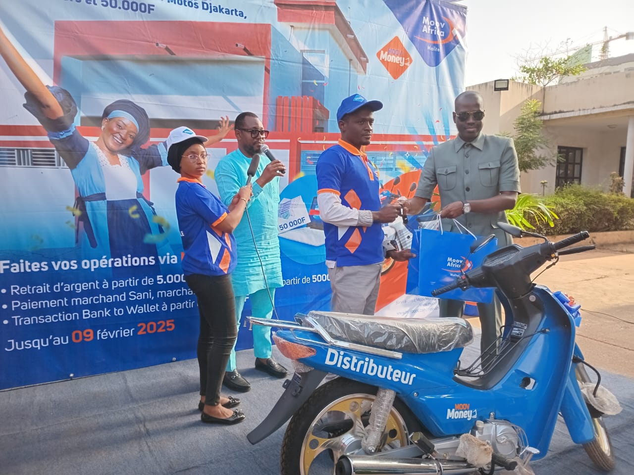 Tombola de fin d’année / Villa Moov Money : 6 nouveaux gagnants ont reçu leurs cadeaux !