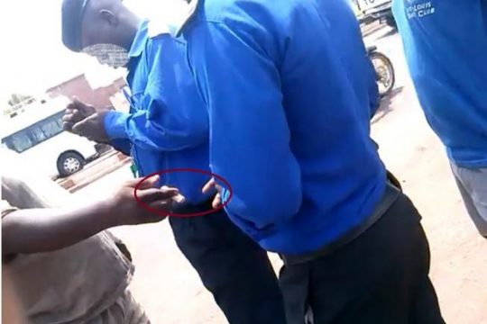 Digitalisation des paiements :  Les usagers, le code marchand et la poche du policier