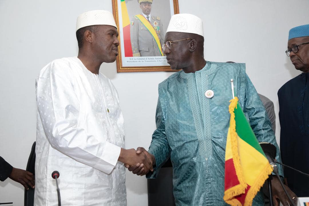 Le Premier ministre Général Abdoulaye Maïga à la Bourse du Travail : L’UNTM demande au gouvernement de porter la valeur indiciaire à 500 F au lieu de 400 F