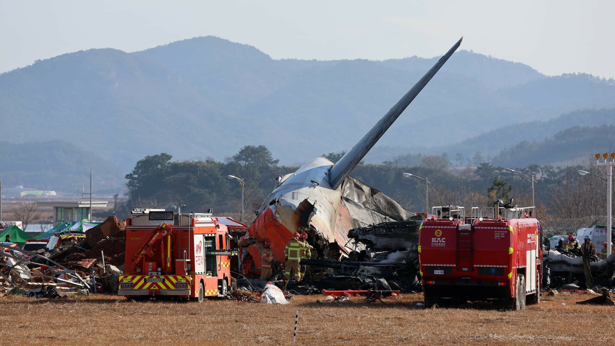 Crash en Corée du Sud: les images impressionnantes de l'accident d'avion meurtrier