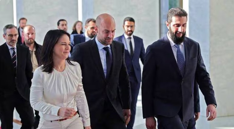 Syrie : le nouveau dirigeant syrien refuse de serrer la main de la cheffe de la diplomatie allemande