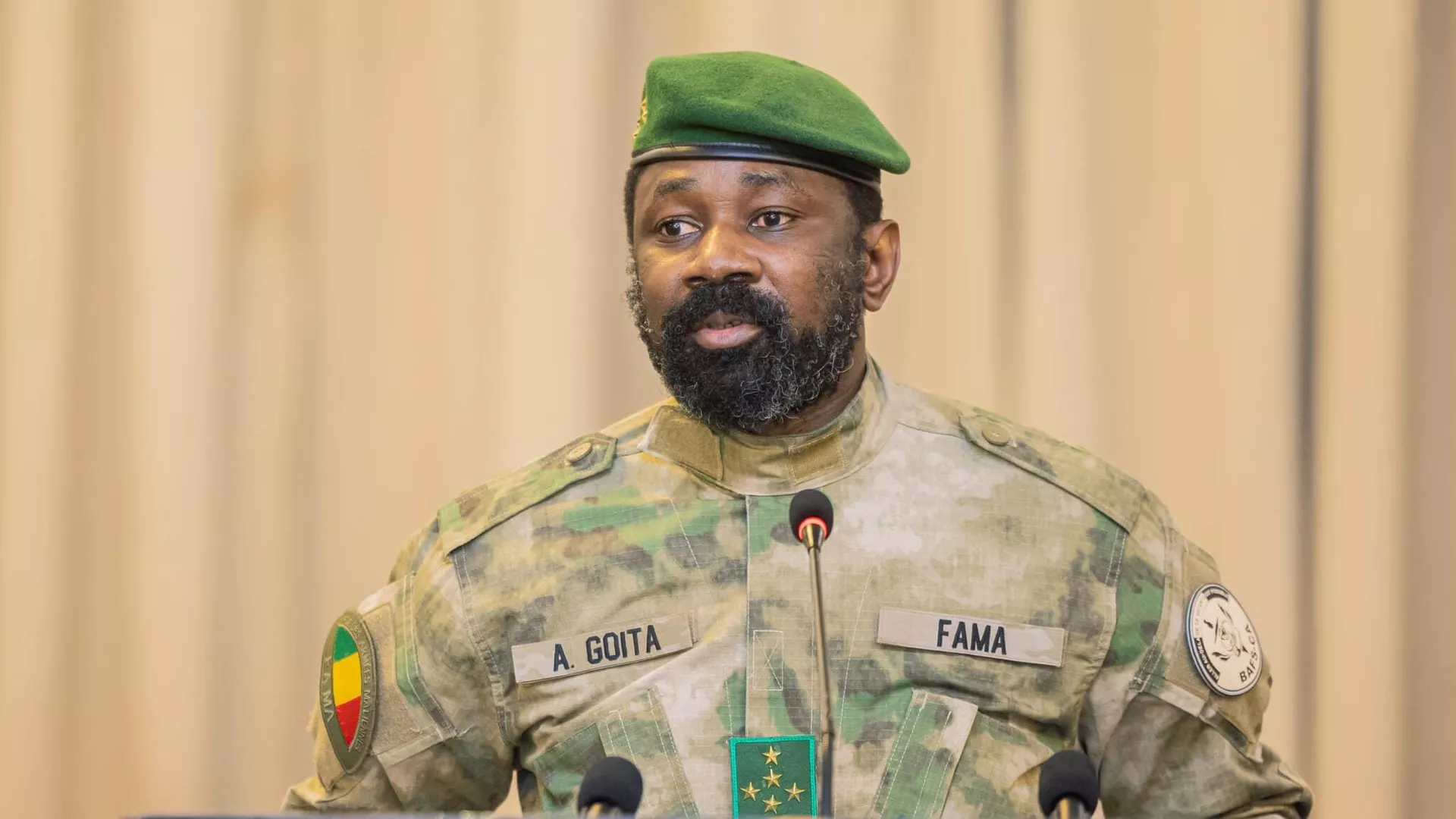 Assimi Goïta affirme que “la CEDEAO et les terroristes sont les mêmes”