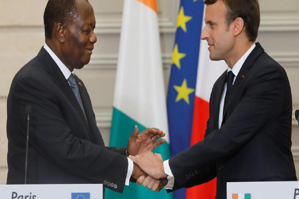 La « grosse gifle » d’Emmanuel Macron à Alassane Ouattara