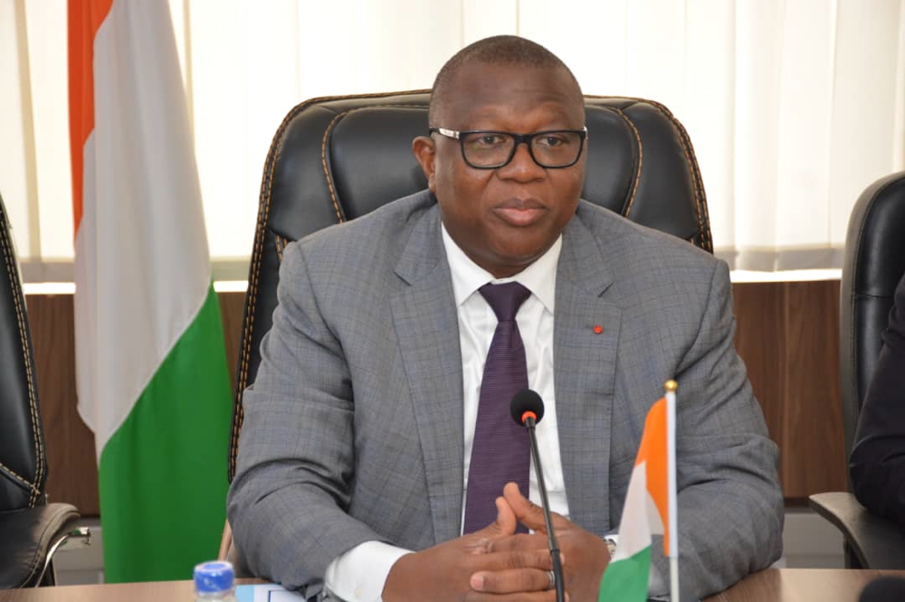 Propos de Macron sur l’Afrique : la Côte d’Ivoire se dit “pas concernée”