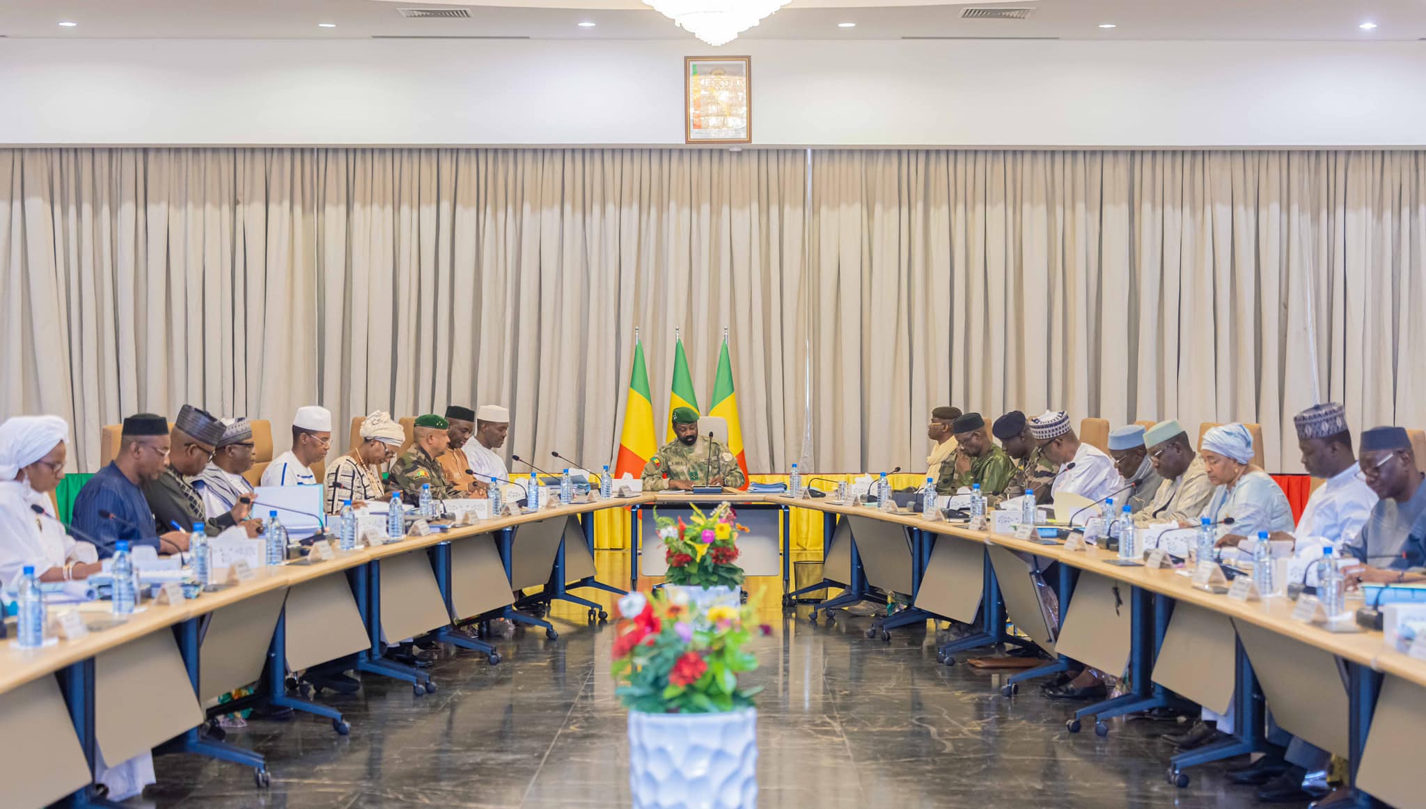 Année 2025 : Tous les espoirs et toutes les craintes sur le fil du rasoir