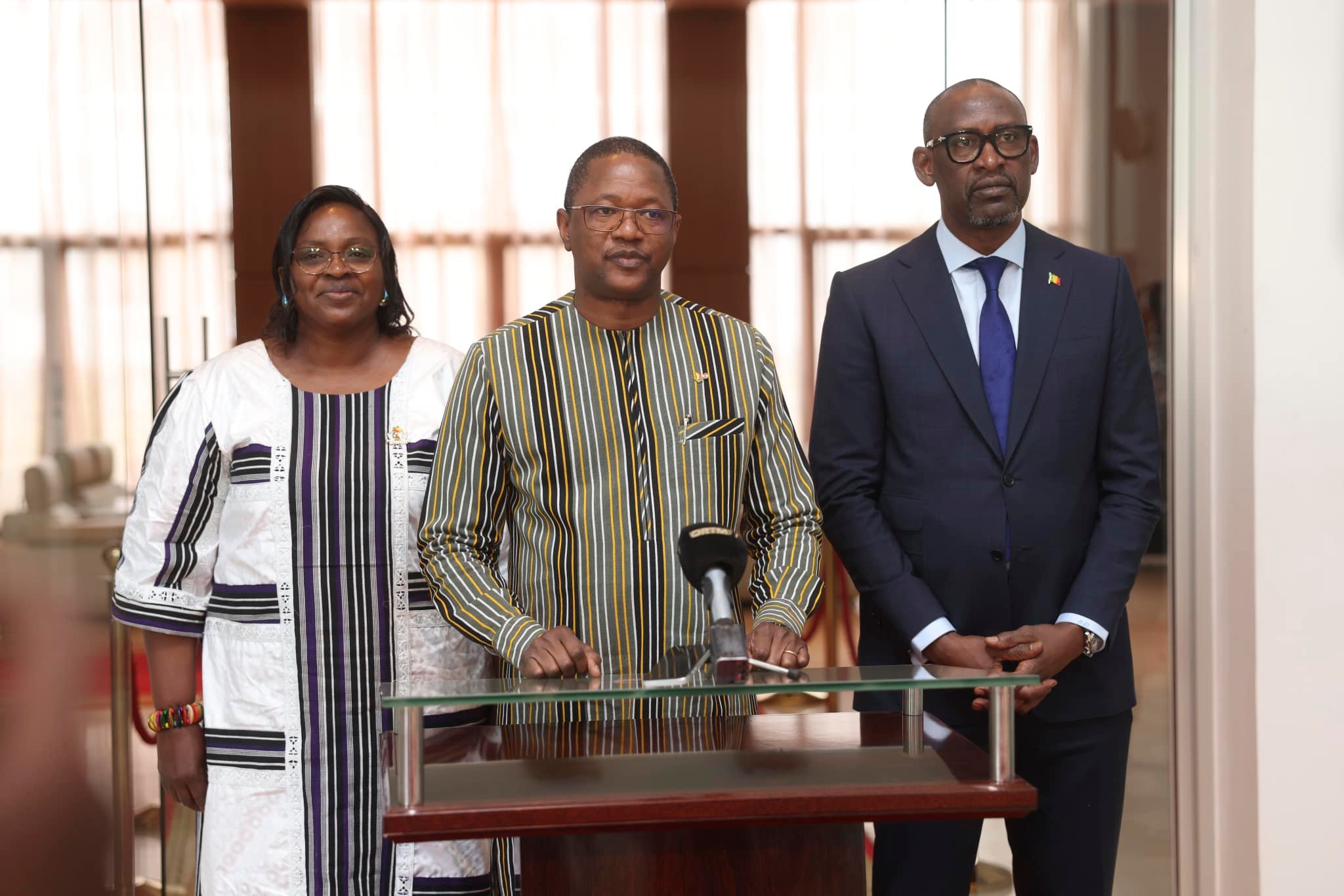 Diplomatie : Le Président de la Transition reçoit deux émissaires de haut niveau