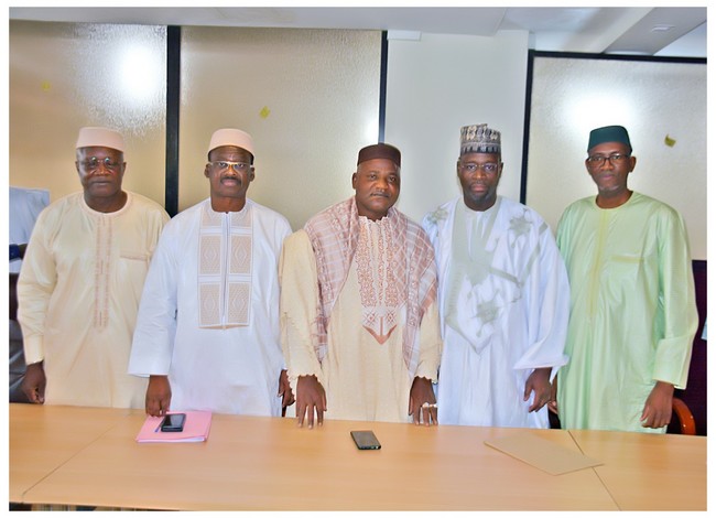 Le nouveau directeur général des impôts, Hamadou Fall Dianka lors de sa prise de service : “L’administration des impôts est appelée à jouer un rôle pivot dans la préservation et la consolidation de notre souveraineté nationale”