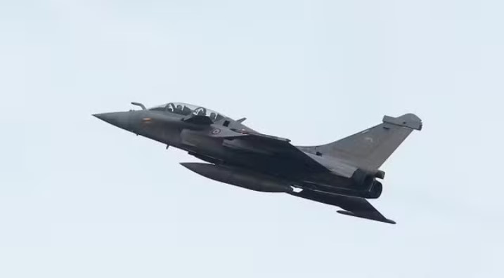 À Paris, deux avions s’égarent à cause du brouillard, l’armée de l’Air forcée d’intervenir