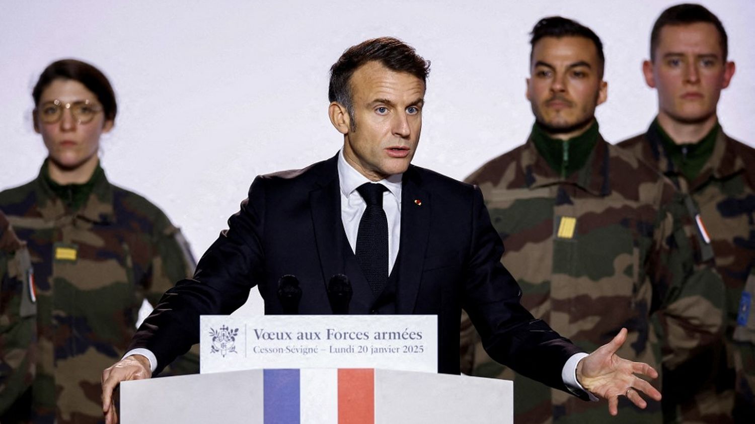 France : Emmanuel Macron veut "mobiliser" plus de jeunes volontaires "en renfort" des armées
