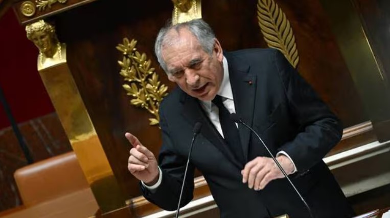 «Quand on aura un budget Inchallah» : les propos de François Bayrou surprennent les députés LR lors d’une réunion