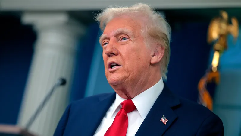 Uranium, titane, lithium... Trump veut une "garantie" sur les terres rares ukrainiennes contre l'aide américaine