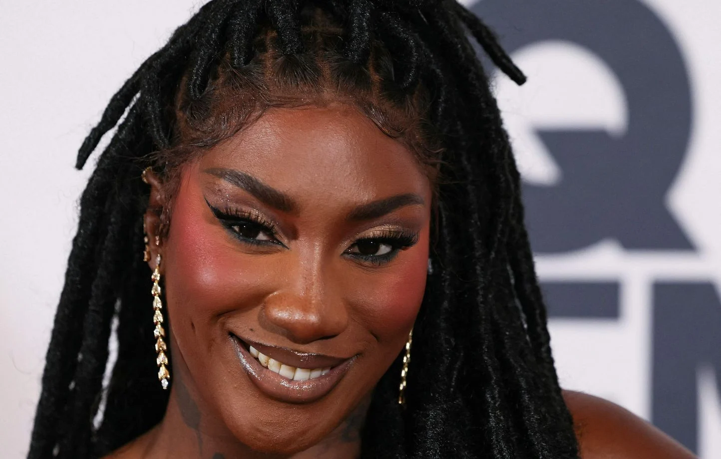 «Ici c’est Paris, pas le marché de Bamako» : 13 personnes jugées en juin pour injures racistes contre Aya Nakamura