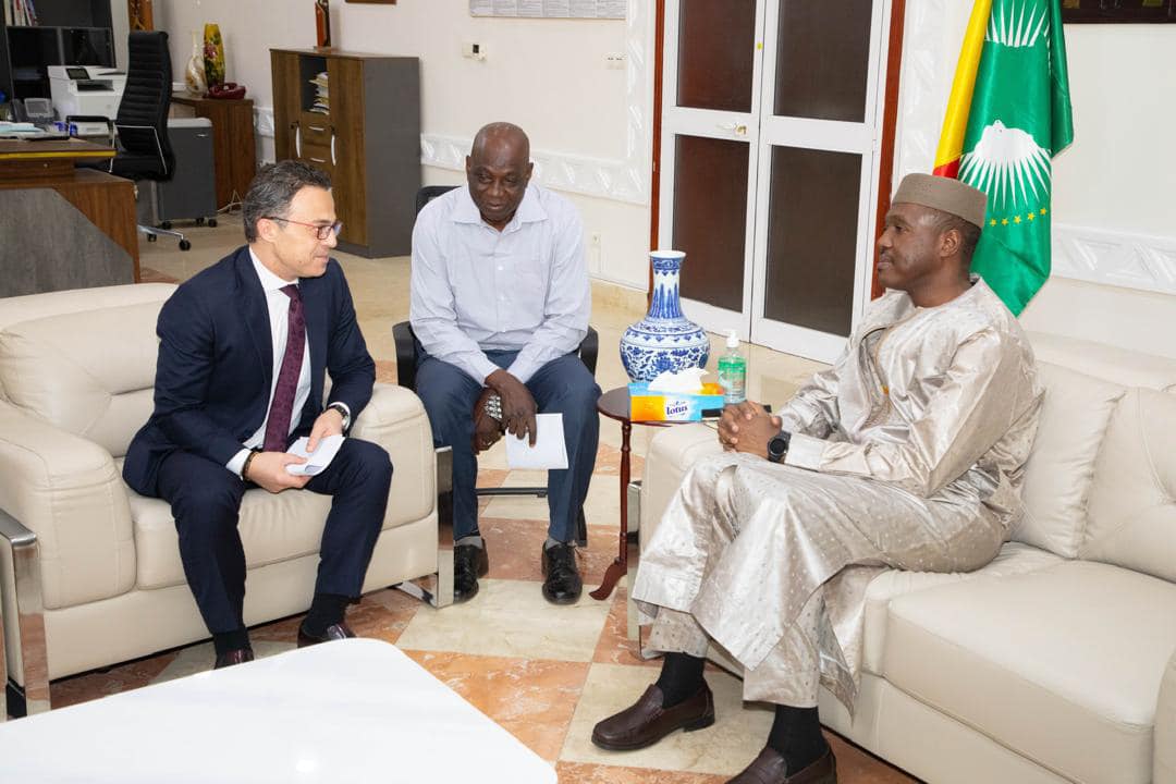 Quatre diplomates reçus par le premier ministre