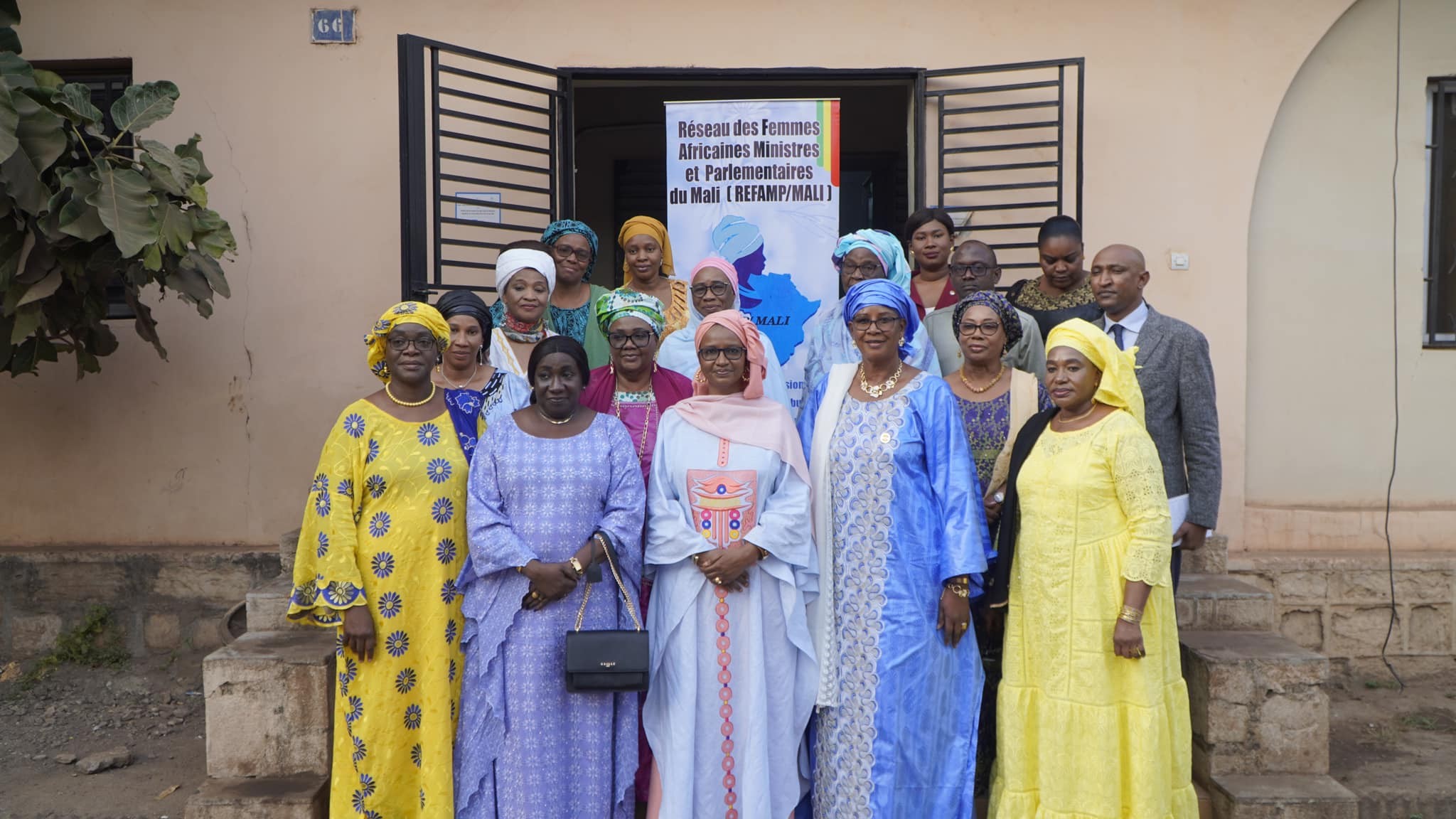 La ministre Oumou Sall Seck au siège du Réfamp : La cadette requinquée par le soutien de ses aînées