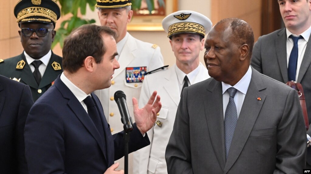 La France va maintenir 80 militaires en Côte d'Ivoire, selon le ministre de la Défense