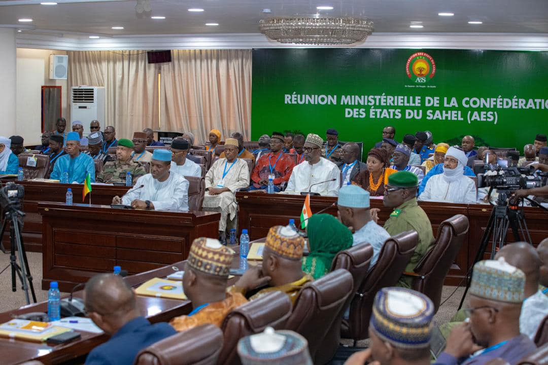 Cérémonie d'ouverture de la réunion ministérielle de la confédération des états du sahel (AES) sur les discussions avec la CEDEAO