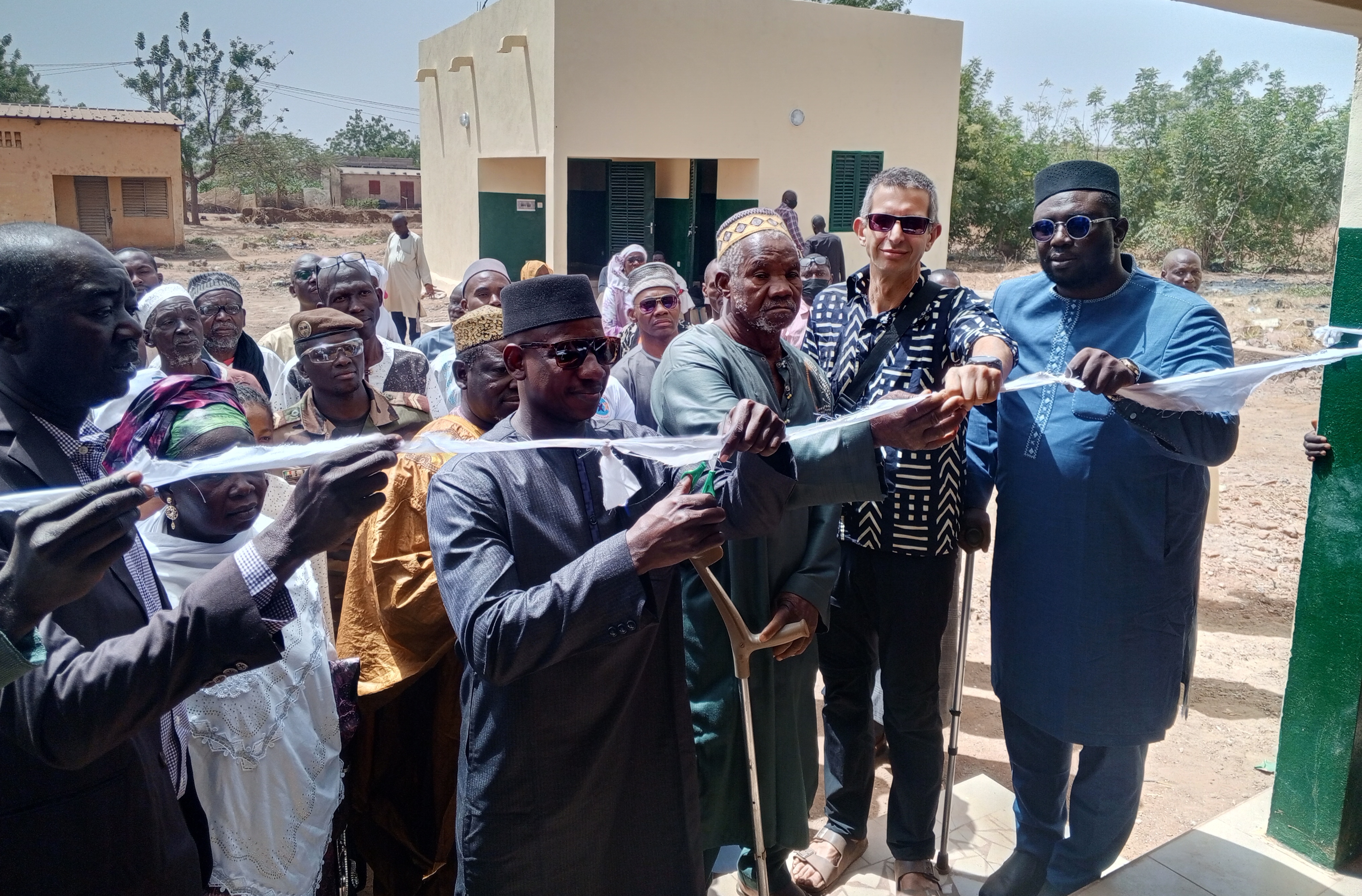 Infrastructures sanitaires : l'association ABAREKA Nandree offre un centre de santé à Baguineda village