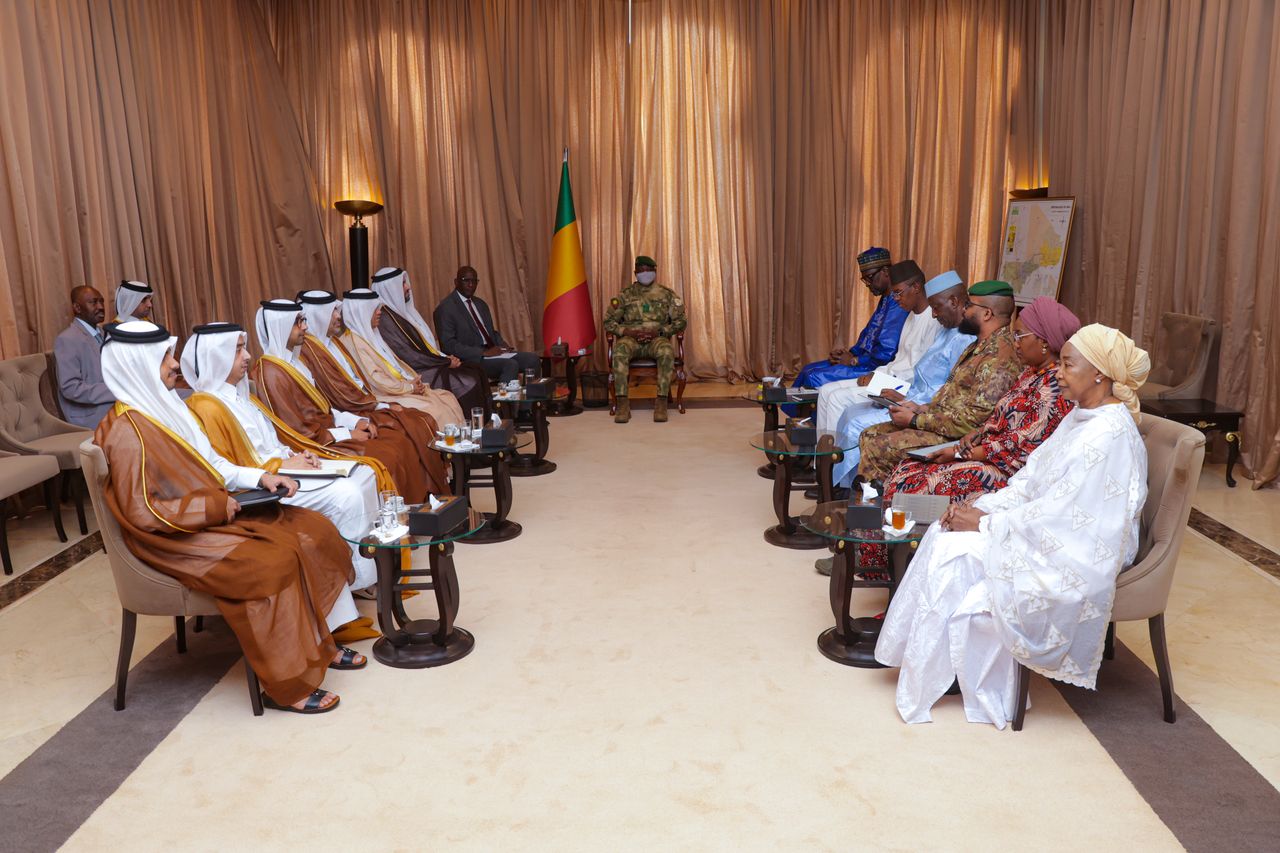 Renforcement de la coopération Mali-Qatar : le Président Goïta reçoit le Secrétaire d'État qatari
