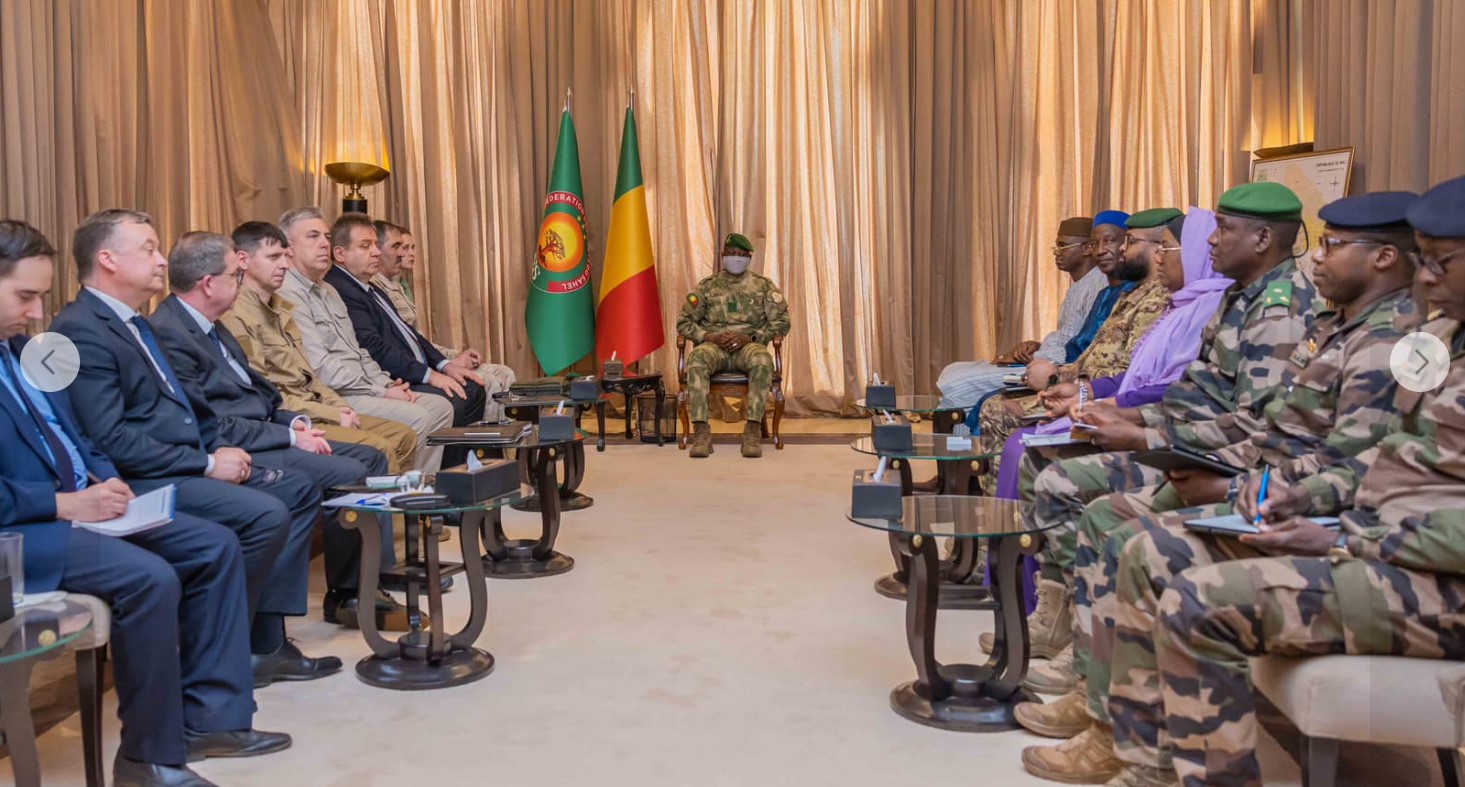 Défense-Sécurité : une délégation russe reçue à Koulouba