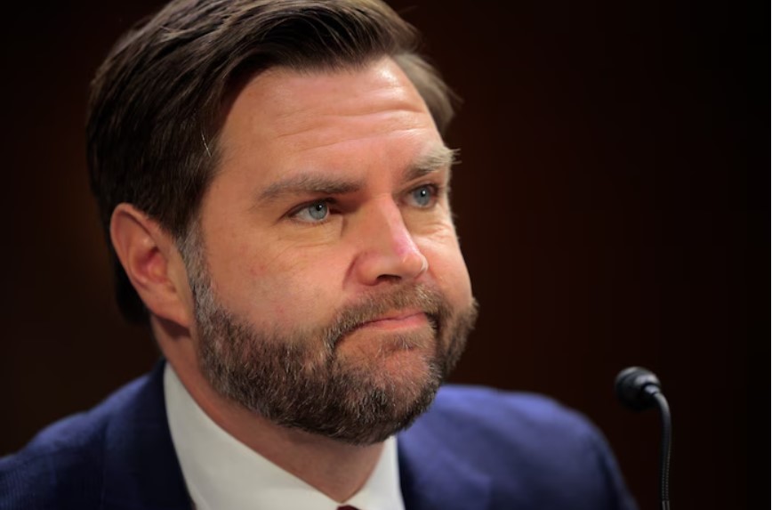 “Un clown”: les propos de JD Vance sur les soldats britanniques suscitent l’indignation outre-Manche