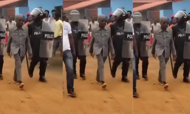 Un pasteur humilié par ses fidèles après la découverte de son homos€xualité