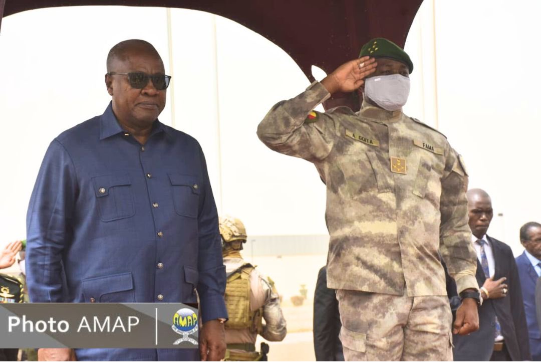 Le président ghanéen souhaite ramener les 3 pays de l’AES dans le giron de la CEDEAO : John Dramani Mahama ou la médiation de la dernière chance