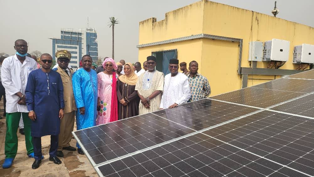 Installation des panneaux solaires au Centre National d’Odonto-stomatologie (CNOS) : Les œuvres sociales du président de la transition prennent une dimension énergétique.