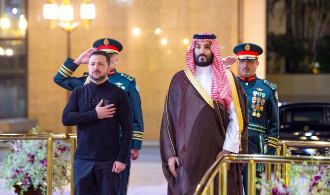 L'Ukraine et les États-Unis discutent d'un cessez-le-feu partiel avec la Russie