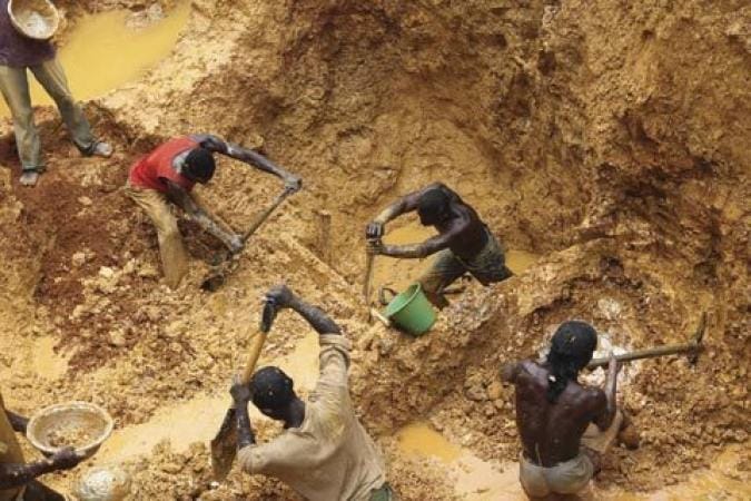 Injustice et inégalité : Les sanctions sélectives après la tragédie des mines d’or de Koulikoro et Kayes