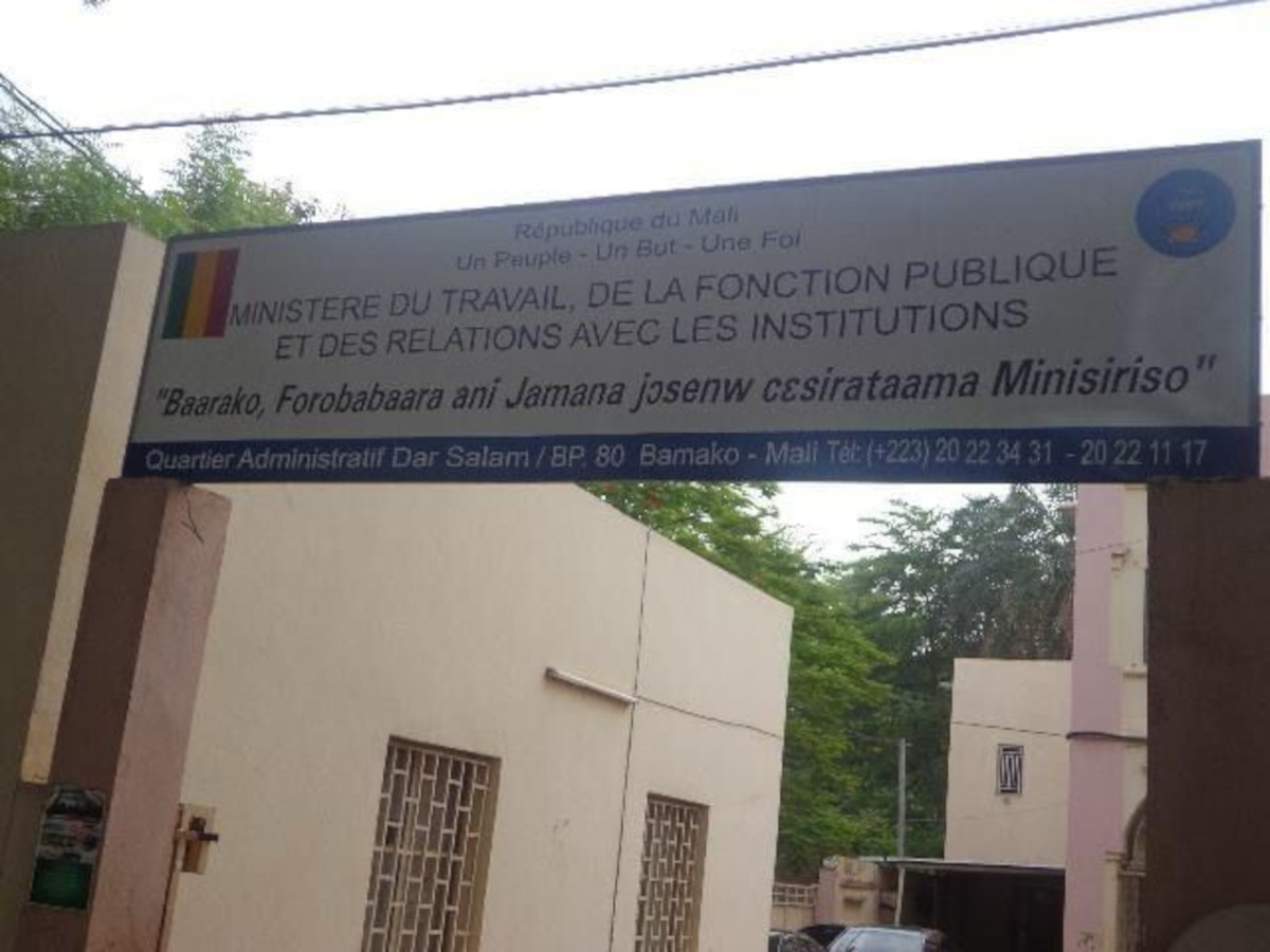 Concours de la Fonction Publique 2024 : Plus de 57 000 candidats pour 773 postes