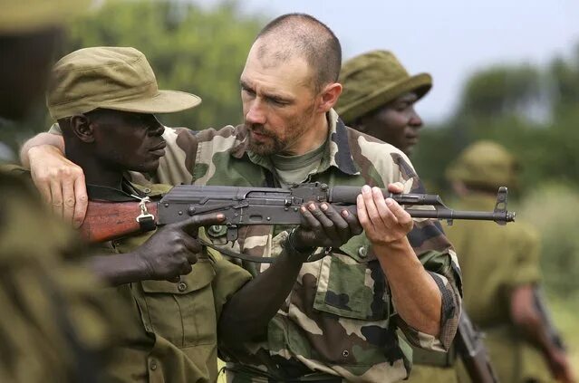 Médias : des agents du ministère de l’Intérieur roumain auraient travaillé comme mercenaires en RDC pendant leurs congés