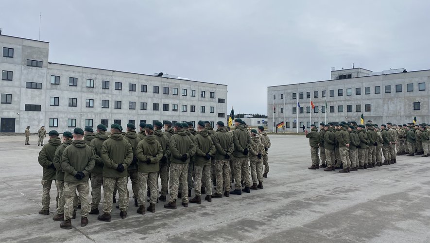 Guerre en Ukraine : pour la première fois depuis la Seconde Guerre mondiale, l’Allemagne déploie des troupes aux portes de la Russie