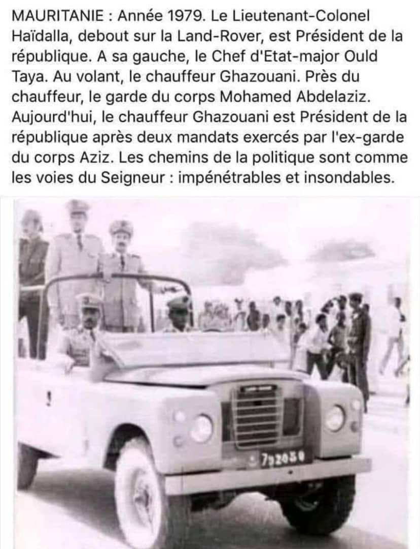 Quatre militaires mauritaniens et futurs chefs d’état dans une Land-Rover